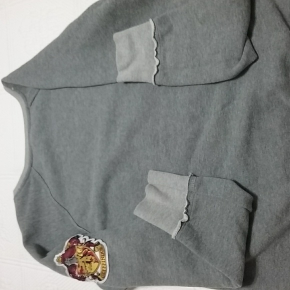Vintage Harry Potter GRYFFINDOR Small 2019 Sweatshirt - Picture 5 of 7